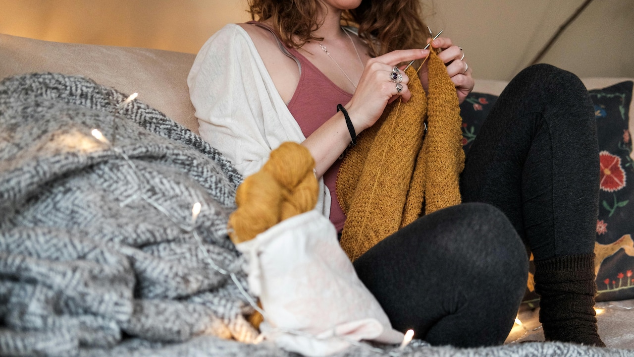 Explore 6 interesting hobby ideas for adults who like spending weekend indoor