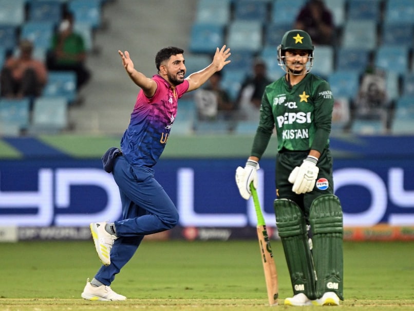 'Holding People To Ransom': Ex-India Star Slams Pakistan After Delayed Start To UAE Clash