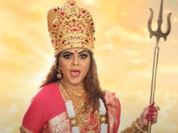 मंदिर के दीये से जलाई सिगरेट तो मां दुर्गा ने दिखाया रौद्र रुप, जय संतोषी मां का रिकॉर्ड तोड़ेगी ये फिल्म! मंदिर के दीये से जलाई सिगरेट तो मां दुर्गा ने दिखाया रौद्र रुप, जय संतोषी मां का रिकॉर्ड तोड़ेगी ये फिल्म!