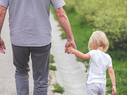 Daughters Day 2025: बेटियां क्यों होती हैं पापा की लाडली, इस वजह से बेटे से भी ज्यादा मिलता है प्यार Daughters Day 2025: बेटियां क्यों होती हैं पापा की लाडली, इस वजह से बेटे से भी ज्यादा मिलता है प्यार