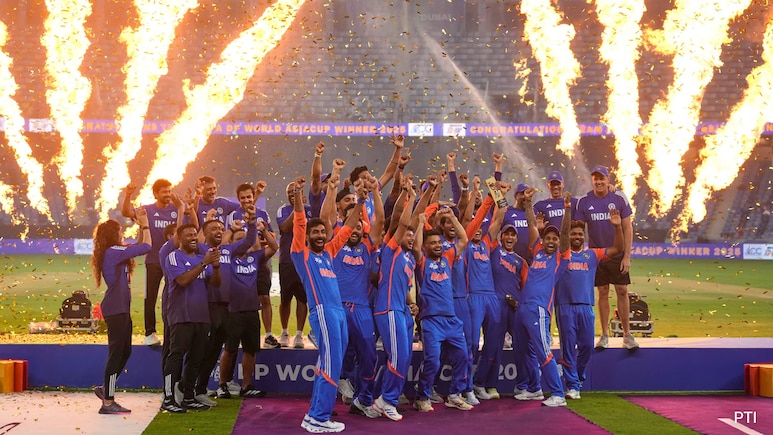Asia Cup Final: टीम इंडियाचं भन्नाट सेलिब्रेशन, ट्रॉफी मात्र शोधून पण सापडणार नाही, पाहा VIDEO