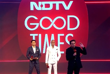 NDTV Good Times के लॉन्चिंग अवसर पर NDTV के सीईओ व एडिटर-इन-चीफ राहुल कंवल (दाएं), NDTV के चीफ एक्सपीरियंस ऑफिसर राहुल शॉ (बीच में) और प्राइमटाइम एंकर आशुतोष चतुर्वेदी (बाएं). NDTV Good Times के लॉन्चिंग अवसर पर NDTV के सीईओ व एडिटर-इन-चीफ राहुल कंवल (दाएं), NDTV के चीफ एक्सपीरियंस ऑफिसर राहुल शॉ (बीच में) और प्राइमटाइम एंकर आशुतोष चतुर्वेदी (बाएं).