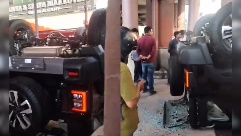 नींबू पर चढ़ाना था थार का पहिया... महिला ने शोरूम का शीशा तोड़ते हुए नीचे ही कुदा दी गाड़ी