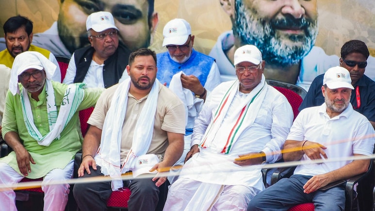 दरभंगा की जाले सीट पर कांग्रेस का यू टर्न: नौशाद की जगह अब ऋषि मिश्रा होंगे उम्मीदवार : सूत्र दरभंगा की जाले सीट पर कांग्रेस का यू टर्न: नौशाद की जगह अब ऋषि मिश्रा होंगे उम्मीदवार : सूत्र
