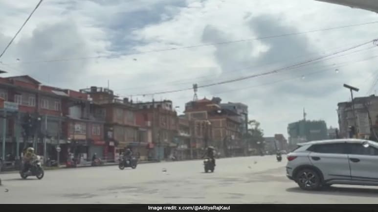 Authorities Lift Curfew In Nepal, Daily Life Gradually Returns To Normal After 5 Days Authorities Lift Curfew In Nepal, Daily Life Gradually Returns To Normal After 5 Days