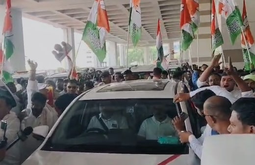 CWC Meeting LIVE: कांग्रेस वर्किंग कमेटी की बैठक के लिए पटना पहुंचे राहुल गांधी, जानें क्या है एजेंडा, पढ़ें हर अपडेट
