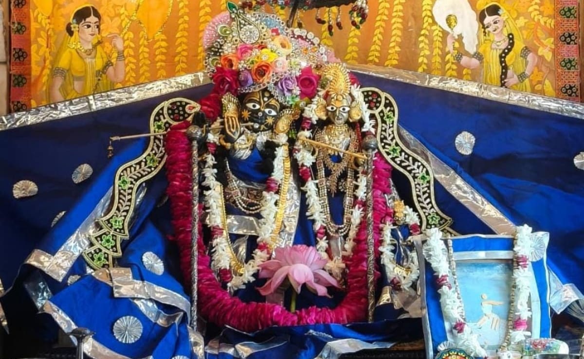 पुरानी दिल्ली के कटरा नील में संतश्री वंशीअलि की ओर से बनवाया गया लाडलीजी का मंदिर. पुरानी दिल्ली के कटरा नील में संतश्री वंशीअलि की ओर से बनवाया गया लाडलीजी का मंदिर.