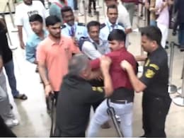 Apple BKC Store Fight: 'iPhone ' साठी आयमाय काढली, बीकेसीत राडा; पाहा VIDEO