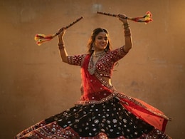 Prompts For Navratri Look: चनिया चोली अन् घाघरा... जेमिनीचे 'हे' 5 प्रॉम्प्ट वापरुन करा सुंदर नवरात्री लूक! Prompts For Navratri Look: चनिया चोली अन् घाघरा... जेमिनीचे 'हे' 5 प्रॉम्प्ट वापरुन करा सुंदर नवरात्री लूक!