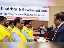सड़क दुर्घटना के घायलों को अस्पताल पहुंचाएं और 25 हजार रुपये पाएं,  स्वतंत्रता व गणतंत्र दिवस पर होगा सम्मान सड़क दुर्घटना के घायलों को अस्पताल पहुंचाएं और 25 हजार रुपये पाएं,  स्वतंत्रता व गणतंत्र दिवस पर होगा सम्मान