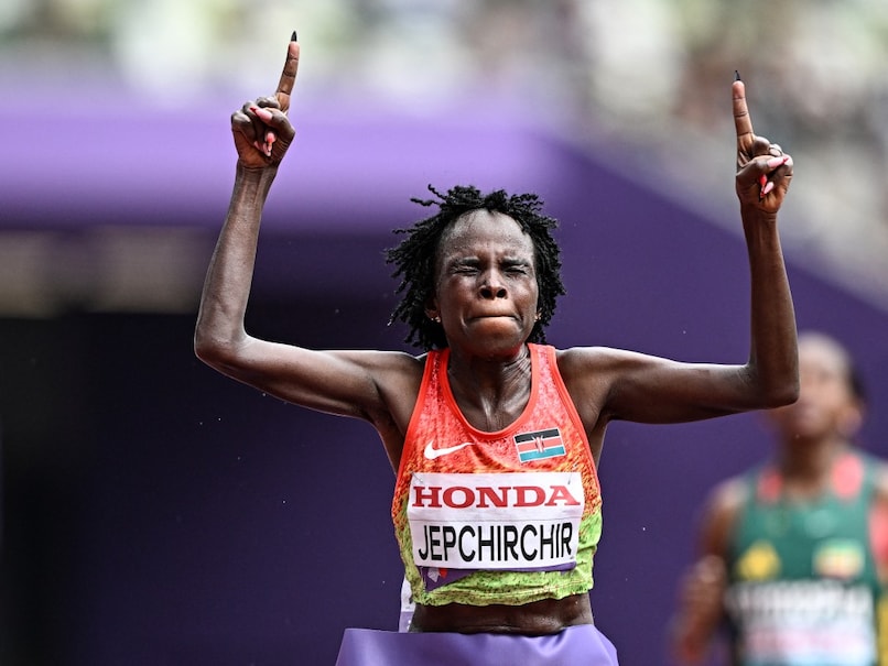 Kenya's Peres Jepchirchir Outsprints Tigst Assefa For World Marathon Gold