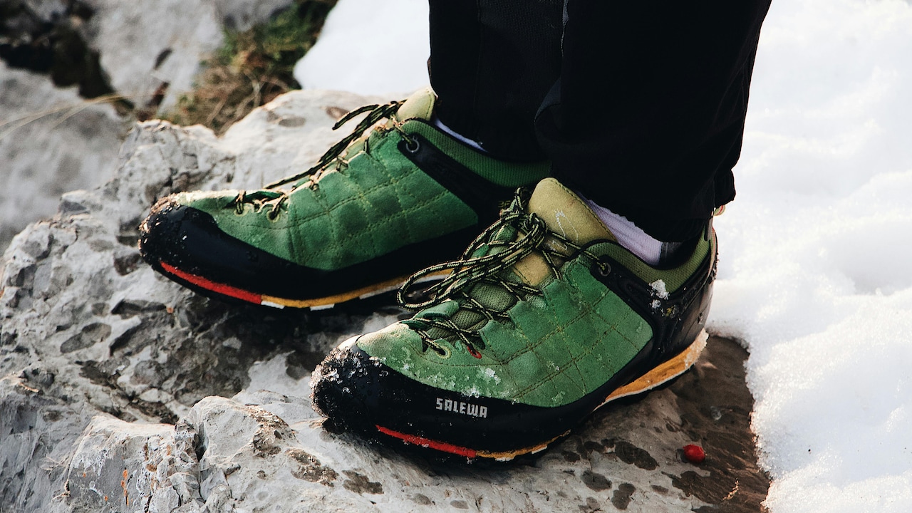 Best Footwear for Monsoon Treks: Top Tips To Choose Sandals, Sneakers Or Boots.