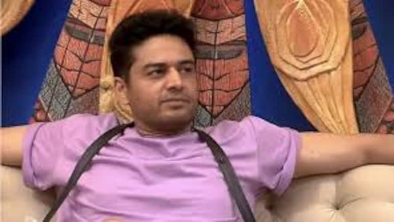 BIGG BOSS 19: सेलिब्रेटी मास्टरशेफ विनर गौरव खन्ना ने खाना बनाने से किया इनकार, ट्रोलर्स बोले- फर्जी बावर्ची BIGG BOSS 19: सेलिब्रेटी मास्टरशेफ विनर गौरव खन्ना ने खाना बनाने से किया इनकार, ट्रोलर्स बोले- फर्जी बावर्ची