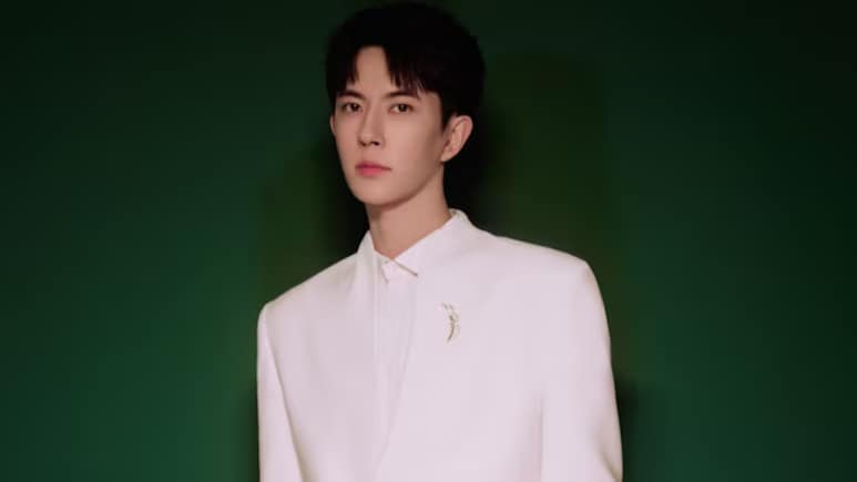 Chinese Actor-Singer Alan Yu Menglong Dies At 37 After Falling From A Building In Beijing Chinese Actor-Singer Alan Yu Menglong Dies At 37 After Falling From A Building In Beijing