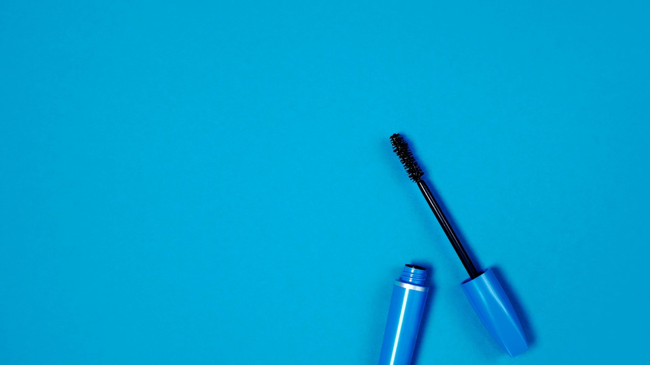 How To Make Mascara Last All Day Without Smudging