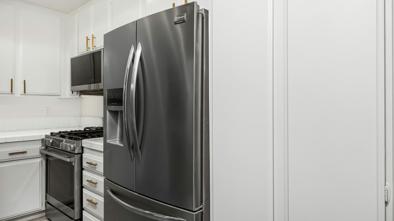 Choose the right size refrigerator for your home lifestyle