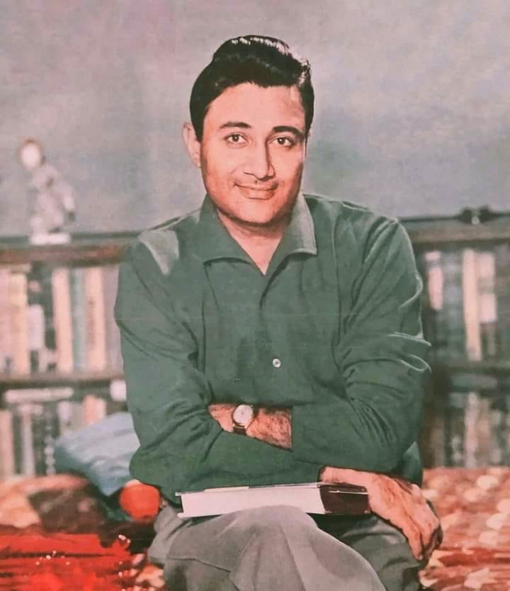 देव आनंद की वो गलती, 15 मिनट में लुट गया सब कुछ, बर्बादी की वजह थीं शबाना आजमी-जीनत अमान