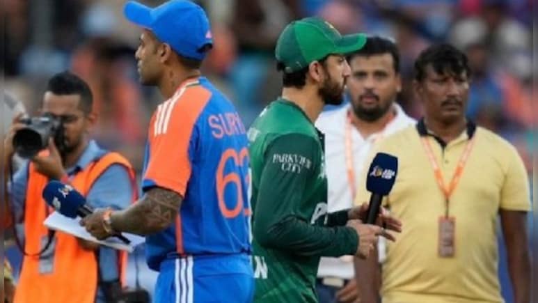 IND vs PAK: सुपर 4 मुकाबले में टॉस के बाद सूर्यकुमार यादव-सलमान आगा का रिएक्शन हुआ वायरल