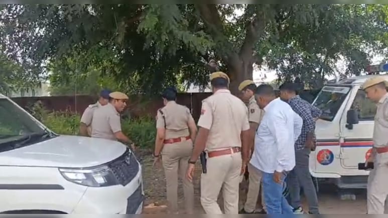 किन्नर समुदाय के गुरु की गोली मारकर हत्या, बाइक से आए थे हमलावर किन्नर समुदाय के गुरु की गोली मारकर हत्या, बाइक से आए थे हमलावर