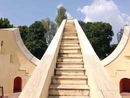 उज्जैन की वेधशाला में देखी गई खगोलीय घटना: दिन-रात बराबर, शरद संपात से शीत ऋतु का प्रारंभ