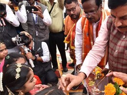 उज्जैन में 121 स्थलों पर हुआ 25 हजार से अधिक कन्याओं का पूजन ‘गोल्डन बुक आफ वर्ल्ड रिकॉर्ड्स’ में हुआ दर्ज उज्जैन में 121 स्थलों पर हुआ 25 हजार से अधिक कन्याओं का पूजन ‘गोल्डन बुक आफ वर्ल्ड रिकॉर्ड्स’ में हुआ दर्ज