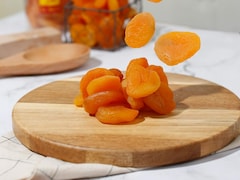 सर्दियों में खुबानी (Dried Apricot) के फायदे और नुकसान: किसे खाना चाहिए और किसे नहीं? Recipe