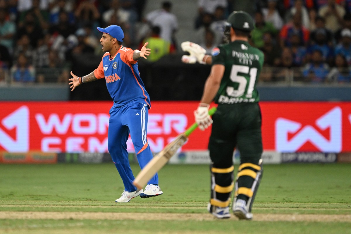Ind vs Pak Match LIVE Score, Asia Cup: तीसरी ही गेंद पर अभिषेक से छूटा कैच, साहिबजादा फरहान को मिला जीवनदान