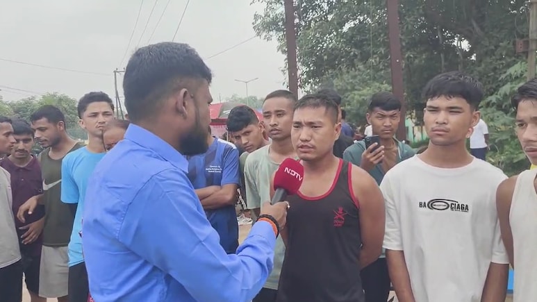 As Kathmandu Burns, 3,000 Nepalese Queue For Jobs In Indian Town 900 km Away