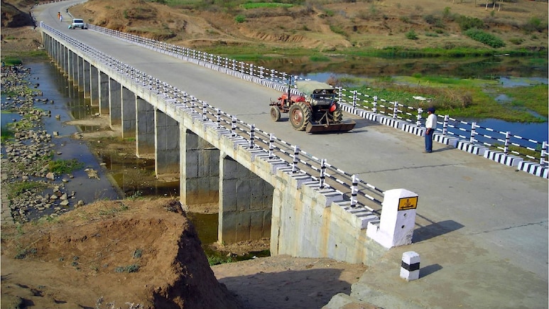 प्रधानमंत्री ग्राम सड़क योजना के अंतर्गत अब तक 7.83 लाख किलोमीटर की सड़कों का हुआ निर्माण; 9,891 पुल भी बने