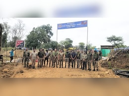 नक्सलियों के गढ़ में खुला सुरक्षाबलों का नया कैंप, अब लाल आतंक को खत्म करना होगा और भी आसान  नक्सलियों के गढ़ में खुला सुरक्षाबलों का नया कैंप, अब लाल आतंक को खत्म करना होगा और भी आसान