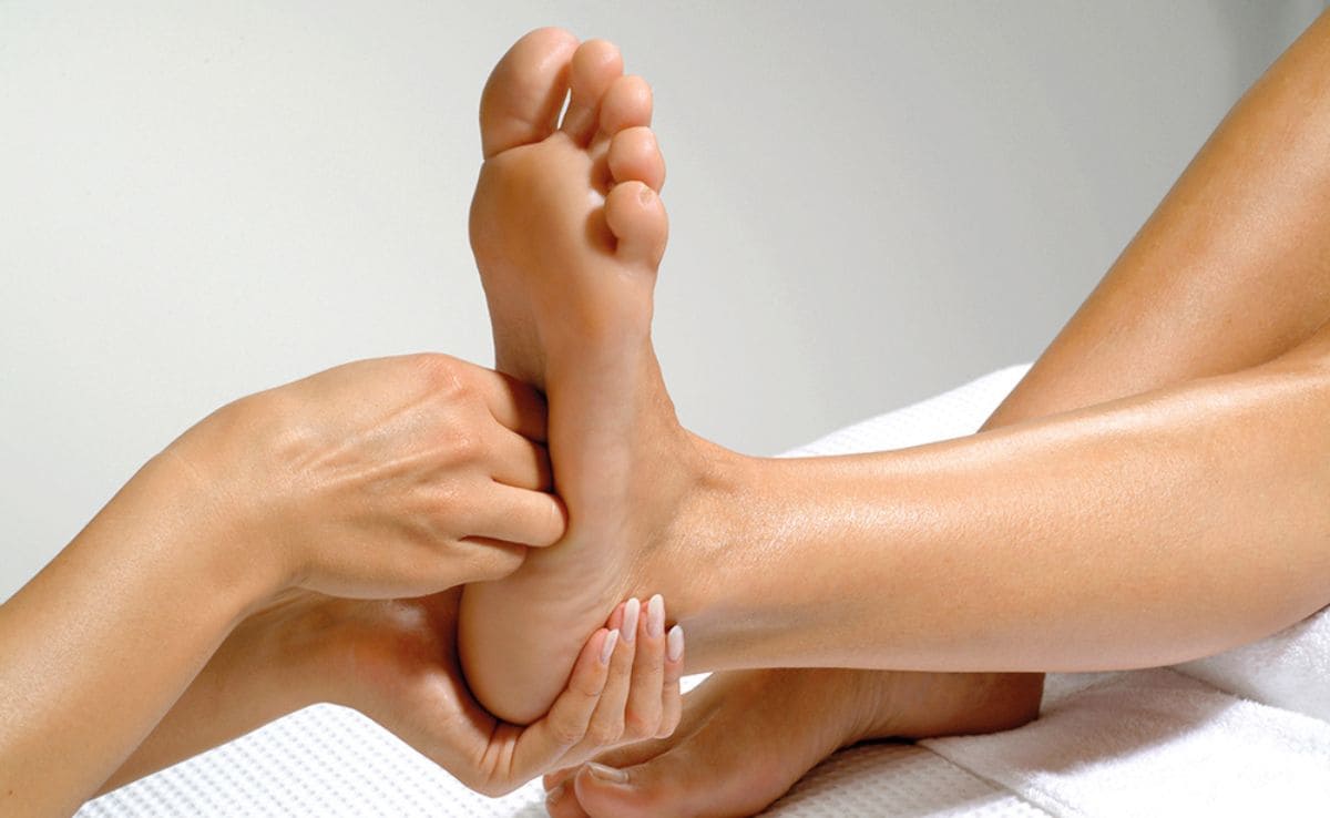 Struggling With Flat Feet Pain? Doctor Shares Simple Exercises For Quick Relief