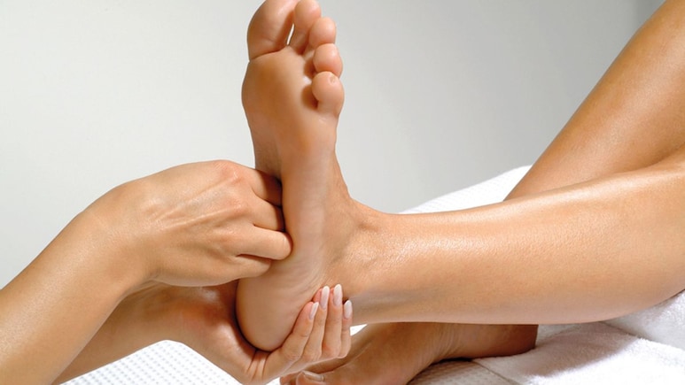 Struggling With Flat Feet Pain? Doctor Shares Simple Exercises For Quick Relief