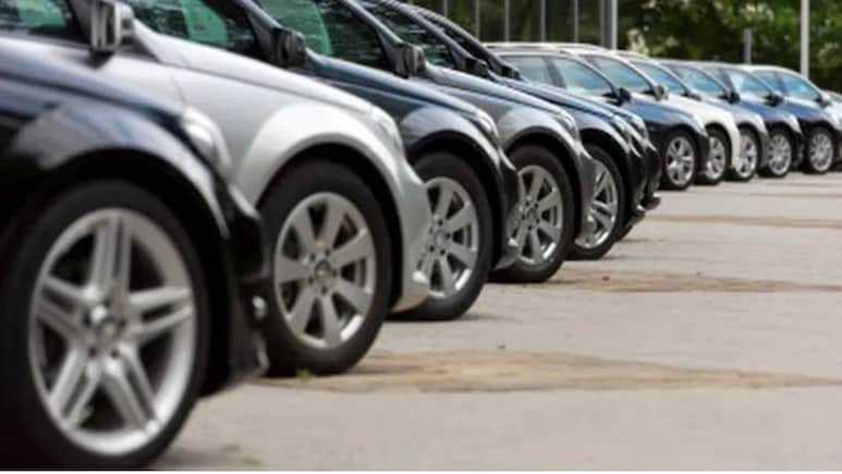 TATA, TOYOTA, MAHINDRA, BMW: जान लीजिए ये कंपनियां GST कटौती के बाद कितनी छूट दे रहीं TATA, TOYOTA, MAHINDRA, BMW: जान लीजिए ये कंपनियां GST कटौती के बाद कितनी छूट दे रहीं