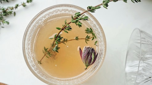 Fitness Coach Reveals The Step-By-Step Herbal Tea Recipe That Eases Bloating