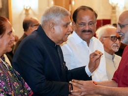 सीपी राधाकृष्णन के शपथ ग्रहण में दिखे जगदीप धनखड़, इस्तीफे के बाद पहली बार तस्वीर आई सामने सीपी राधाकृष्णन के शपथ ग्रहण में दिखे जगदीप धनखड़, इस्तीफे के बाद पहली बार तस्वीर आई सामने