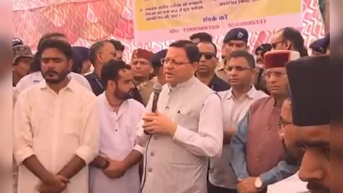 UKSSSC Paper Leak केस में प्रदर्शनकारी छात्रों से मिले CM धामी, CBI जांच की घोषणा की