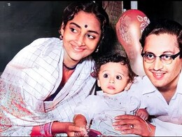 गुरु दत्त की पोतियों को क्या आपने देखा?  एक सुपरहिट वेब सीरीज पर कर रही काम तो दूसरी साउथ सिनेमा में कर रही है एंट्री... गुरु दत्त की पोतियों को क्या आपने देखा?  एक सुपरहिट वेब सीरीज पर कर रही काम तो दूसरी साउथ सिनेमा में कर रही है एंट्री...