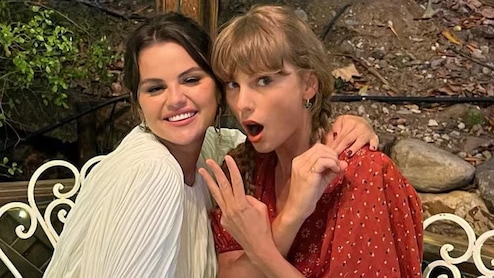 Taylor Swift Arrives To Attend BFF Selena Gomez And Benny Blanco's Wedding