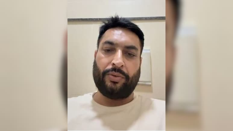 2.46 करोड़ रुपये लेने हैं... बैंक के बाथरूम में बिजनेसमैन ने खुद को मारी गोली, पंजाब पुलिस के अफसर पर लगाए संगीन आरोप 2.46 करोड़ रुपये लेने हैं... बैंक के बाथरूम में बिजनेसमैन ने खुद को मारी गोली, पंजाब पुलिस के अफसर पर लगाए संगीन आरोप