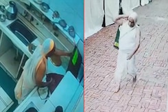 Man Steals Rs 1 Crore Gold-Studded 'Kalash' During Red Fort Event Man Steals Rs 1 Crore Gold-Studded 'Kalash' During Red Fort Event