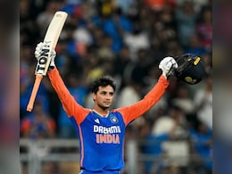 Asia Cup 2025: कुछ ही सालों में रॉकेट बन गई अभिषेक शर्मा की सालाना कमाई, जानें कितनी नेटवर्थ के हैं मालिक Asia Cup 2025: कुछ ही सालों में रॉकेट बन गई अभिषेक शर्मा की सालाना कमाई, जानें कितनी नेटवर्थ के हैं मालिक