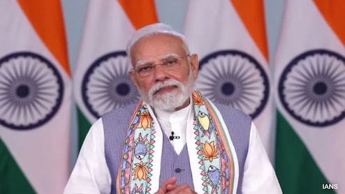 75 Lakh Women Receive Rs 10,000 Each As PM Modi Launches Scheme In Bihar 75 Lakh Women Receive Rs 10,000 Each As PM Modi Launches Scheme In Bihar