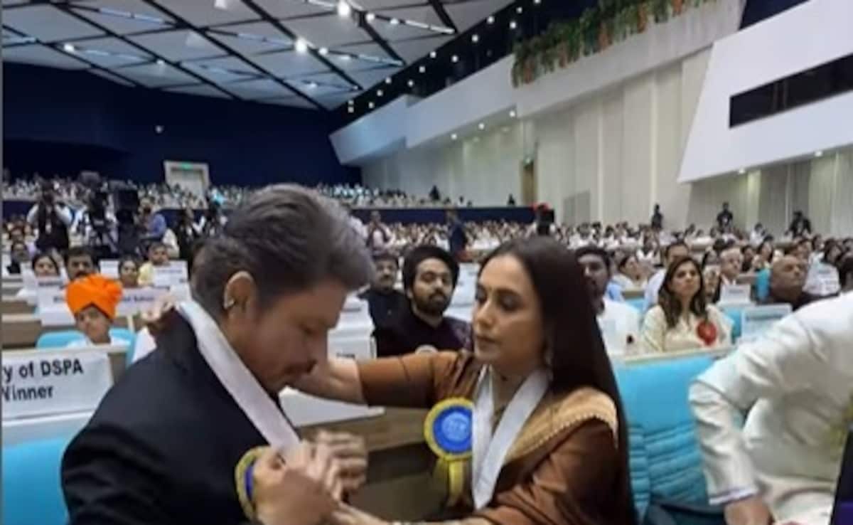 Watch: Rani Mukerji Helps Shah Rukh Khan Wear His National Award Medal. Internet Melts