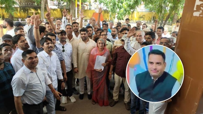 कॉन्स्टेबल संदीप शर्मा को शहीद का दर्जा देने की मांग, बदमाश को धौलपुर लाते समय हादसे में गई थी जान कॉन्स्टेबल संदीप शर्मा को शहीद का दर्जा देने की मांग, बदमाश को धौलपुर लाते समय हादसे में गई थी जान