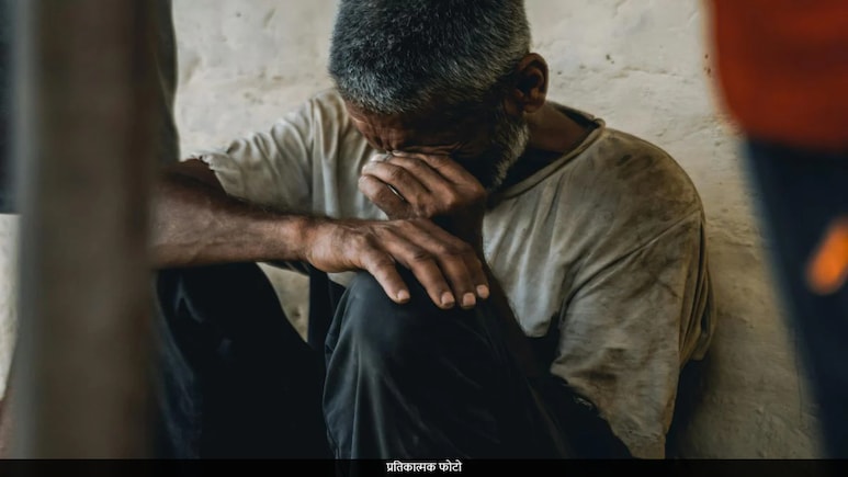 Beed News : 'लेकी, तुझ्या भविष्याचं आता तूच बघ...', ओबीसी आरक्षण बचावासाठी सलग दुसऱ्या आत्महत्येने खळबळ Beed News : 'लेकी, तुझ्या भविष्याचं आता तूच बघ...', ओबीसी आरक्षण बचावासाठी सलग दुसऱ्या आत्महत्येने खळबळ