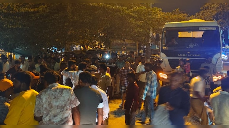 गणपति विसर्जन में बवाल, गणेशोत्सव में पत्थर फेंके गए, कर्नाटक के मांड्या जिले में तनाव गणपति विसर्जन में बवाल, गणेशोत्सव में पत्थर फेंके गए, कर्नाटक के मांड्या जिले में तनाव