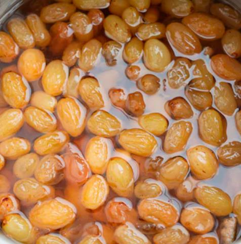 इन 5 लोगों के लिए वरदान से कम नहीं है खाली पेट किशमिश के पानी का सेवन