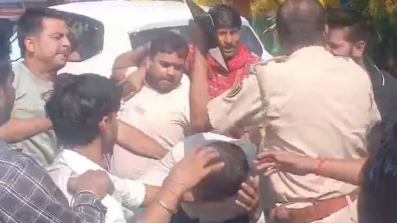 अस्पताल बना रणक्षेत्र-पुलिस बनी मूक दर्शक, पहले डॉक्टरों से हुई मारपीट... फिर गुंडे बुलाकर परिजनों की पिटाई