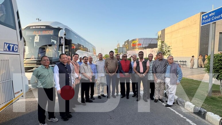 20 Supreme Court Judges' Rare Road Trip To Ranthambore
