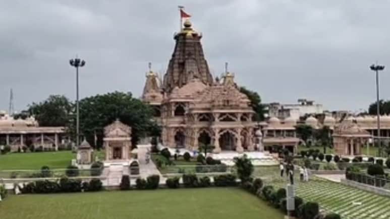 सांवलियाजी मंदिर में जलझूलनी एकादशी मेले की तैयारी पूरी, 3 दिनों का आयोजन... दिव्यांगजनों को मिलेगी स्कूटी सांवलियाजी मंदिर में जलझूलनी एकादशी मेले की तैयारी पूरी, 3 दिनों का आयोजन... दिव्यांगजनों को मिलेगी स्कूटी
